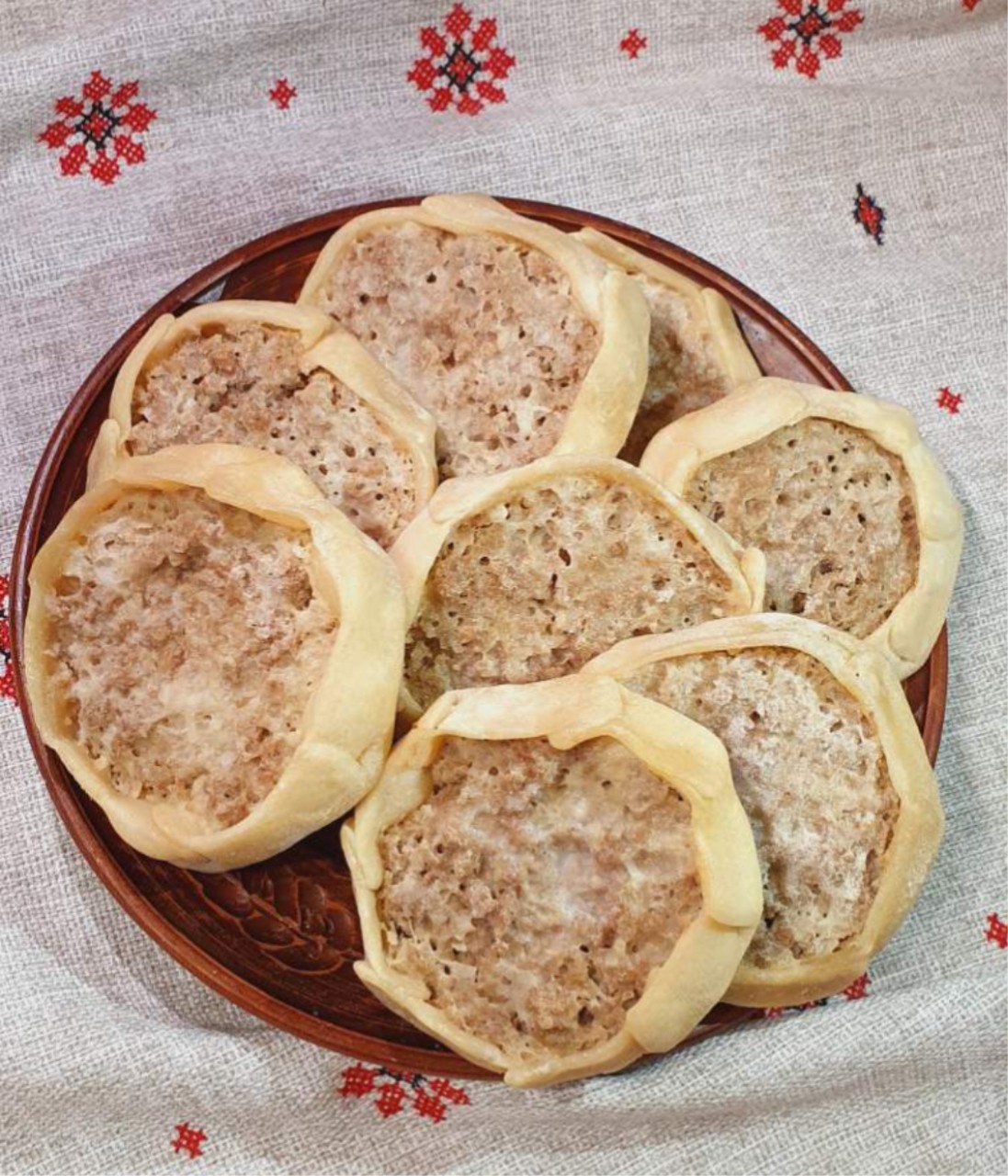 Перепечи пшеничные с мясом